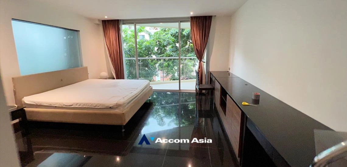 Pet friendly |  3 Bedrooms  Apartment For Rent in Sukhumvit, Bangkok  near BTS Phra khanong (1411824)