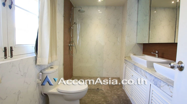 11  3 br Townhouse for rent and sale in Sukhumvit ,Bangkok  at House in garden compound with pool 2611828