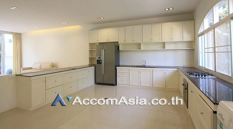 4  3 br Townhouse for rent and sale in Sukhumvit ,Bangkok  at House in garden compound with pool 2611828