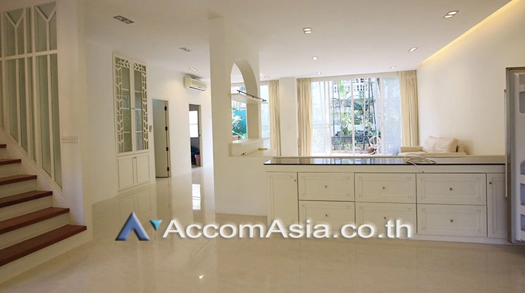 5  3 br Townhouse for rent and sale in Sukhumvit ,Bangkok  at House in garden compound with pool 2611828