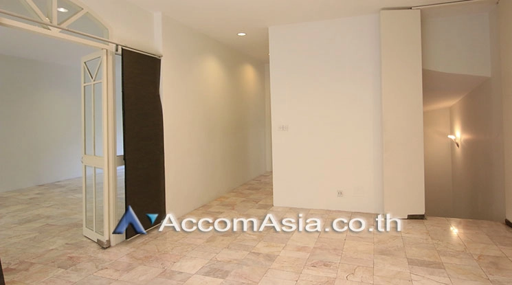 7  3 br Townhouse For Rent in Sukhumvit ,Bangkok BTS Thong Lo at House in garden compound with pool 2611828