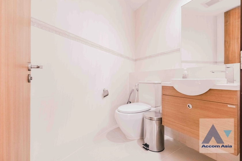 11  3 br Condominium For Rent in Sukhumvit ,Bangkok BTS Asok - MRT Sukhumvit at The Lakes 1511903