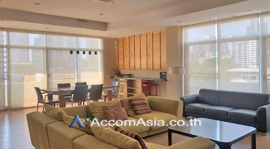  Traditional interiors Apartment  2 Bedroom for Rent BTS Phrom Phong in Sukhumvit Bangkok