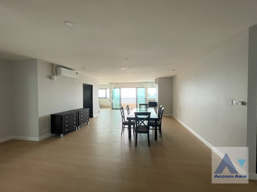 unitNewly renovated |  3 Bedrooms  Condominium For Rent & Sale in Sathorn, Bangkok  near BTS Sala Daeng - MRT Lumphini (1511931)