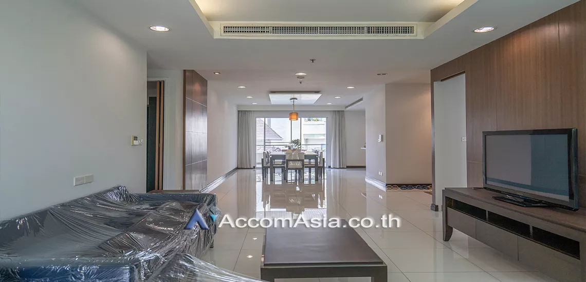  Low-rise Apartment, Only 1,000m to BTS Apartment  3 Bedroom for Rent BTS Ekkamai in Sukhumvit Bangkok
