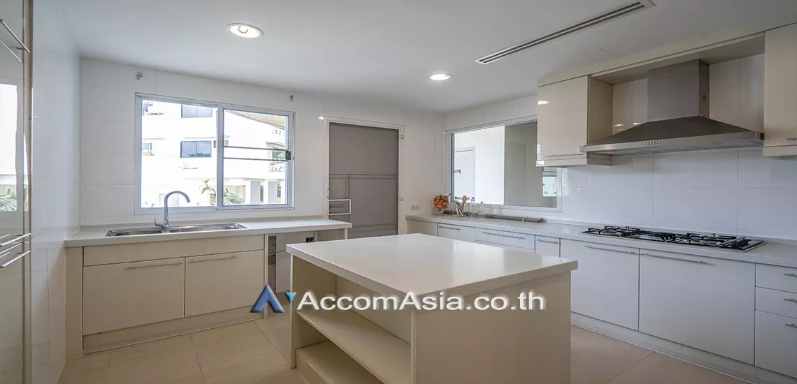  1  3 br Apartment For Rent in Sukhumvit ,Bangkok BTS Ekkamai at Low-rise Apartment, Only 1,000m to BTS 1412000