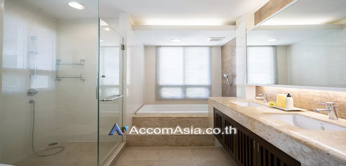 11  3 br Apartment For Rent in Sukhumvit ,Bangkok BTS Ekkamai at Low-rise Apartment, Only 1,000m to BTS 1412000