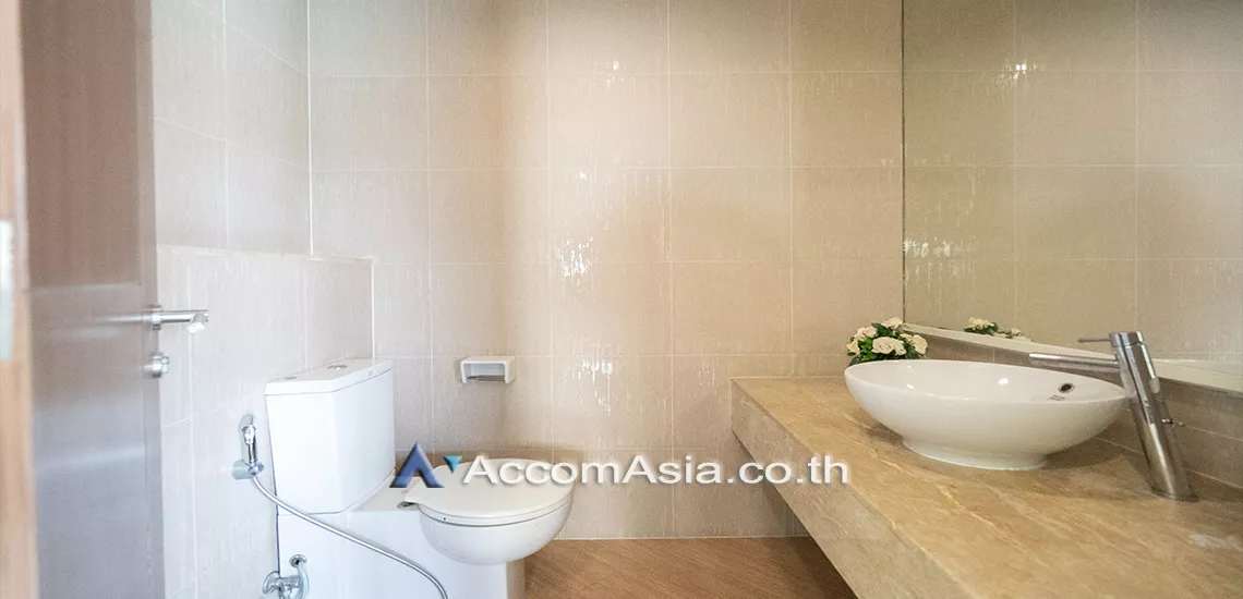 12  3 br Apartment For Rent in Sukhumvit ,Bangkok BTS Ekkamai at Low-rise Apartment, Only 1,000m to BTS 1412000