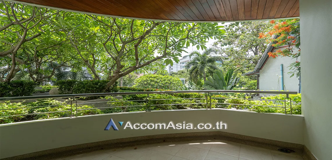 5  3 br Apartment For Rent in Sukhumvit ,Bangkok BTS Ekkamai at Low-rise Apartment, Only 1,000m to BTS 1412000