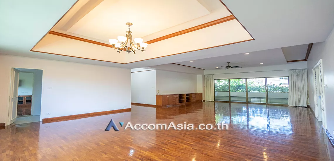  A peaceful location Apartment  3 Bedroom for Rent BTS Ekkamai in Sukhumvit Bangkok
