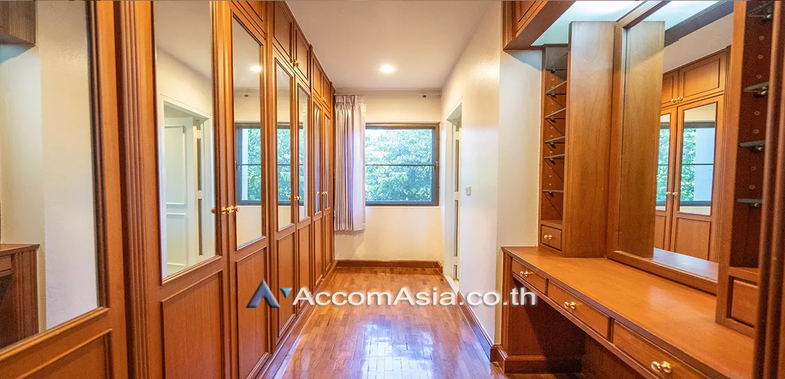 6  3 br Apartment For Rent in Sukhumvit ,Bangkok BTS Ekkamai at A peaceful location 1412024