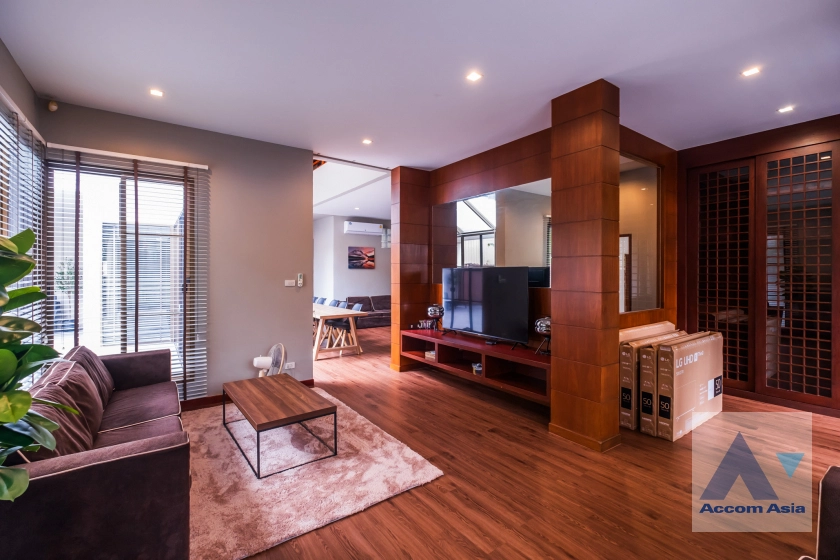 unitPrivate Swimming Pool, Pet friendly |  5 Bedrooms  House For Rent in Sukhumvit, Bangkok  near BTS Phrom Phong (1912033)