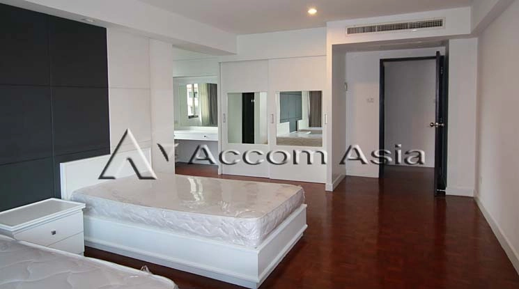 5  3 br Apartment For Rent in Sukhumvit ,Bangkok BTS Asok - MRT Sukhumvit at Family Apartment with Lake View 1412087