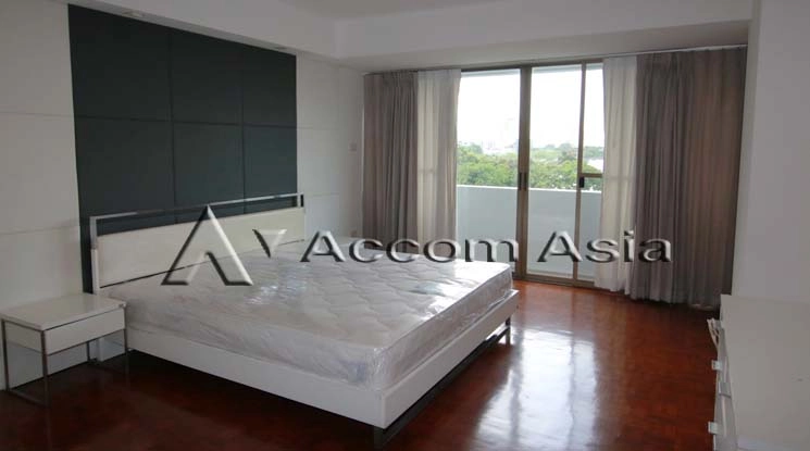 6  3 br Apartment For Rent in Sukhumvit ,Bangkok BTS Asok - MRT Sukhumvit at Family Apartment with Lake View 1412087