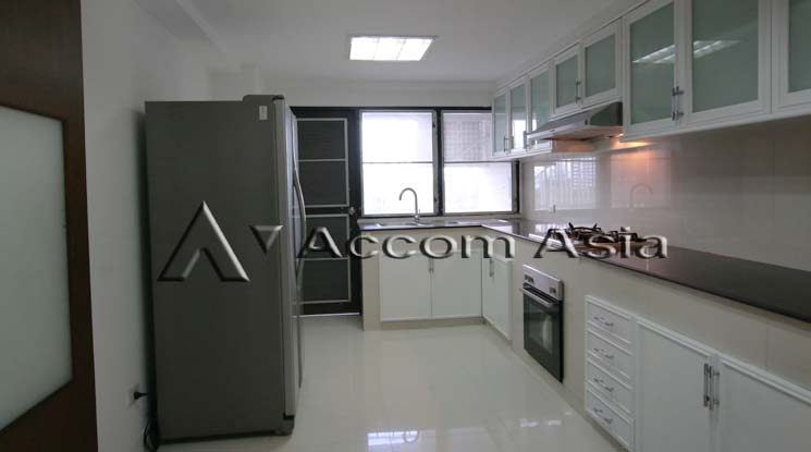 4  3 br Apartment For Rent in Sukhumvit ,Bangkok BTS Asok - MRT Sukhumvit at Family Apartment with Lake View 1412087