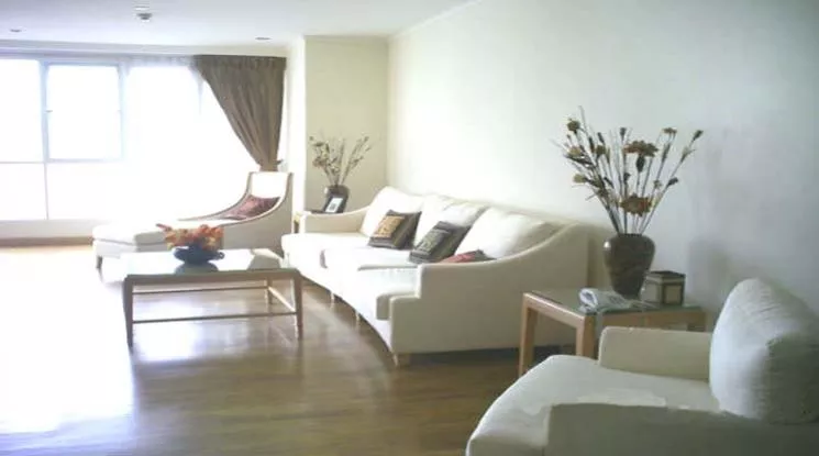 unitPet friendly |  3 Bedrooms  Apartment For Rent in Sukhumvit, Bangkok  near BTS Phrom Phong (1412098)