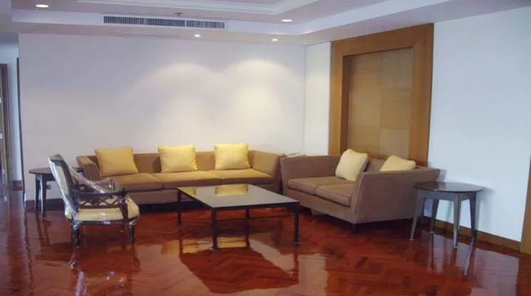 unitBig Balcony, Pet friendly |  3 Bedrooms  Apartment For Rent in Sukhumvit, Bangkok  near BTS Nana (1412099)
