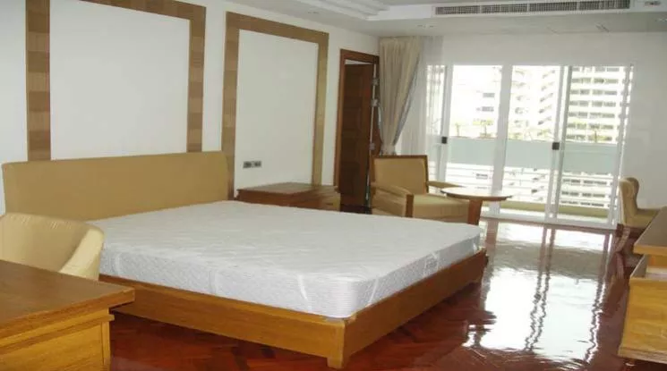 5  3 br Apartment For Rent in Sukhumvit ,Bangkok BTS Nana at Fully Furnished Suites 1412099