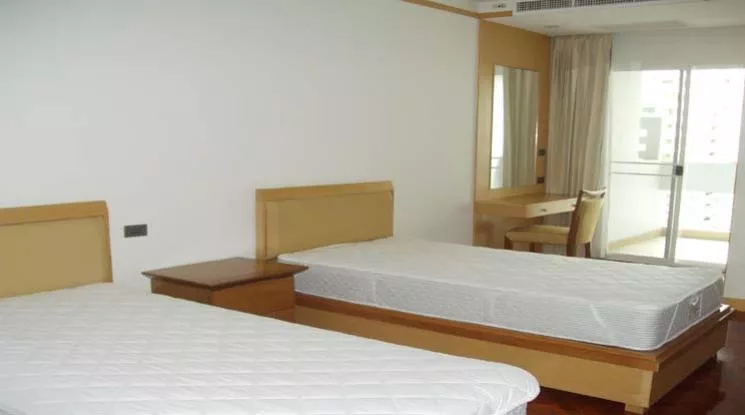 6  3 br Apartment For Rent in Sukhumvit ,Bangkok BTS Nana at Fully Furnished Suites 1412099