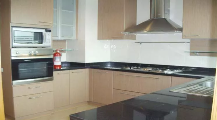 7  3 br Apartment For Rent in Sukhumvit ,Bangkok BTS Nana at Fully Furnished Apartment, Only 2 mins walk to BTS 1412099