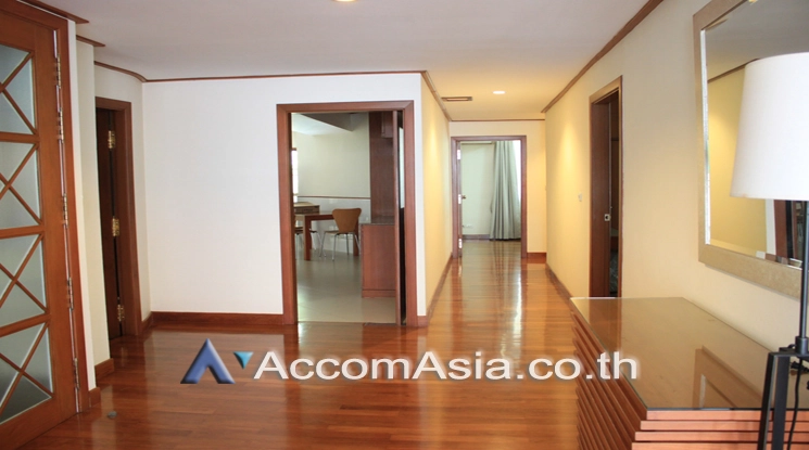 unit 3 Bedrooms  Apartment For Rent in Sukhumvit, Bangkok  near BTS Asok - MRT Sukhumvit (2006301)
