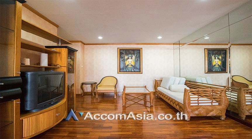 unit 3 Bedrooms  Condominium For Sale in Sukhumvit, Bangkok  near BTS Phrom Phong (1512104)