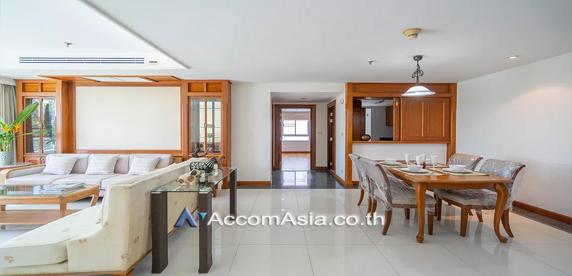 unit 3 Bedrooms  Apartment For Rent in Sathorn, Bangkok  near BTS Chong Nonsi (1412107)
