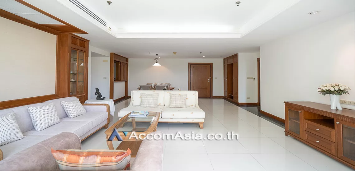unit 3 Bedrooms  Apartment For Rent in Sathorn, Bangkok  near BTS Chong Nonsi (1412107)