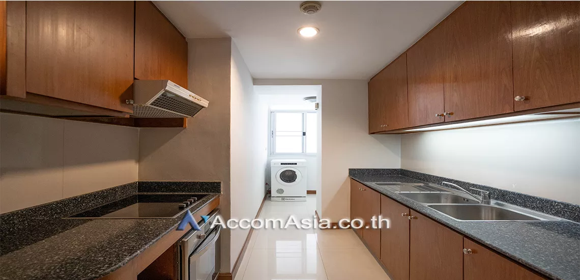 4  3 br Apartment For Rent in Sathorn ,Bangkok BTS Chong Nonsi at Thai Colonial Style 1412107