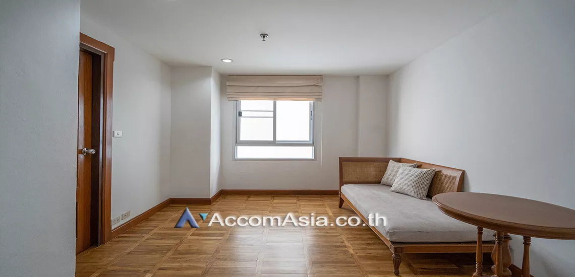 7  3 br Apartment For Rent in Sathorn ,Bangkok BTS Chong Nonsi at Thai Colonial Style 1412107