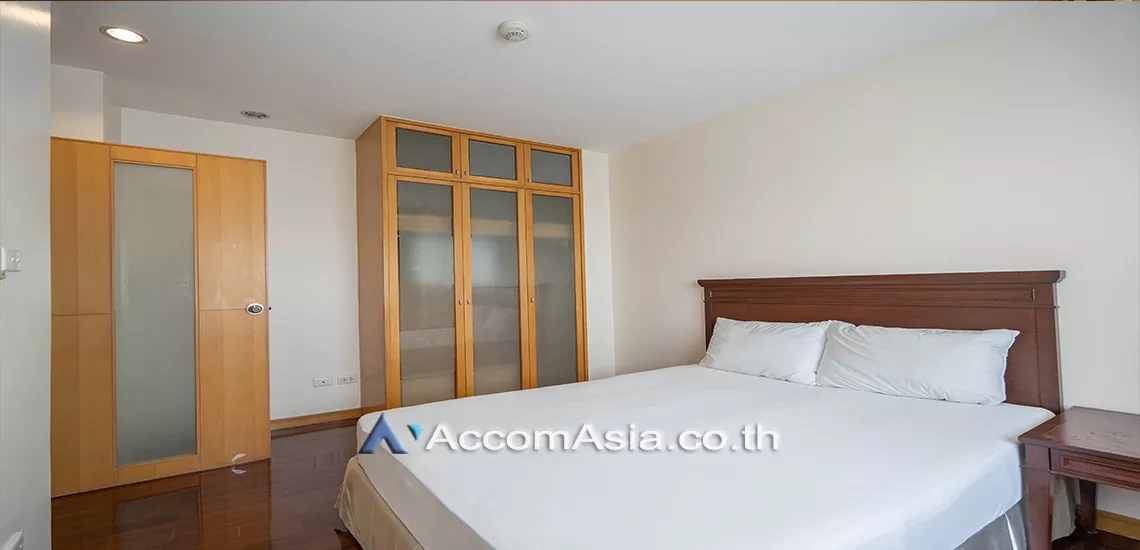 6  3 br Apartment For Rent in Sathorn ,Bangkok MRT Lumphini at Living with natural 1412109