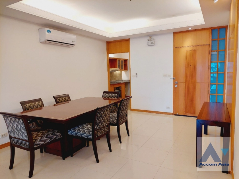  1  2 br Apartment For Rent in Sathorn ,Bangkok MRT Lumphini at Cozy and Convenient Apartment Near Garden Intl 1412110