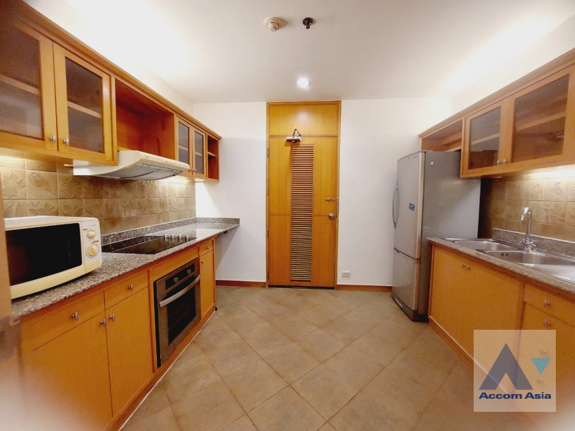 5  2 br Apartment For Rent in Sathorn ,Bangkok MRT Lumphini at Cozy and Convenient Apartment Near Garden Intl 1412110