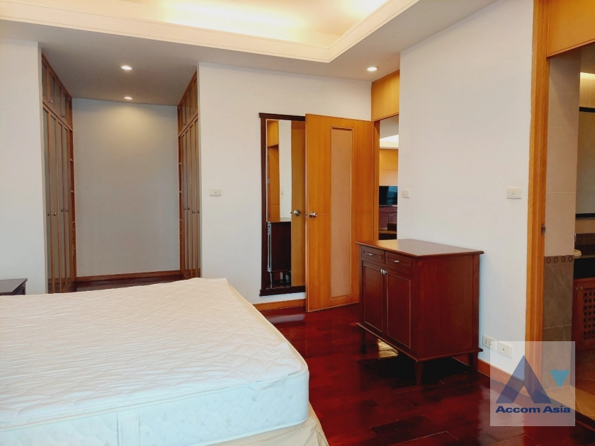 8  2 br Apartment For Rent in Sathorn ,Bangkok MRT Lumphini at Cozy and Convenient Apartment Near Garden Intl 1412110