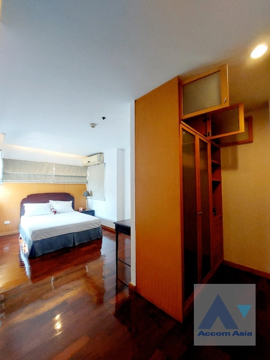 8  2 br Apartment For Rent in Sathorn ,Bangkok MRT Lumphini at Cozy and Convenient Apartment Near Garden Intl 1412111