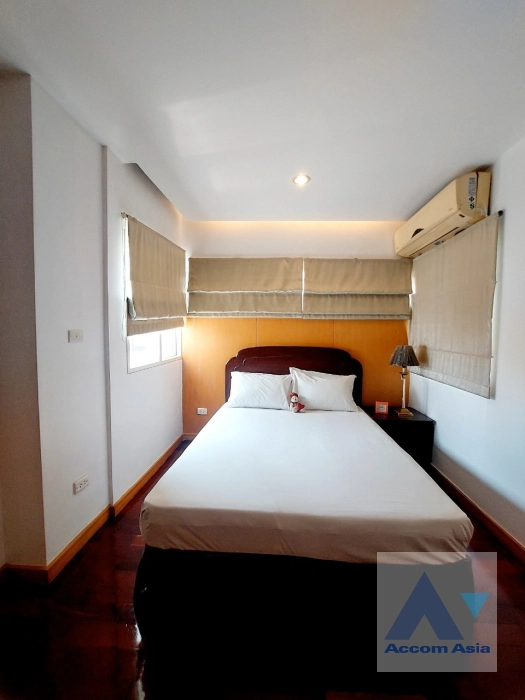 10  2 br Apartment For Rent in Sathorn ,Bangkok MRT Lumphini at Cozy and Convenient Apartment Near Garden Intl 1412111