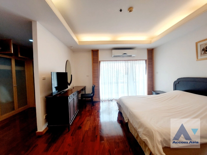 12  2 br Apartment For Rent in Sathorn ,Bangkok MRT Lumphini at Cozy and Convenient Apartment Near Garden Intl 1412111