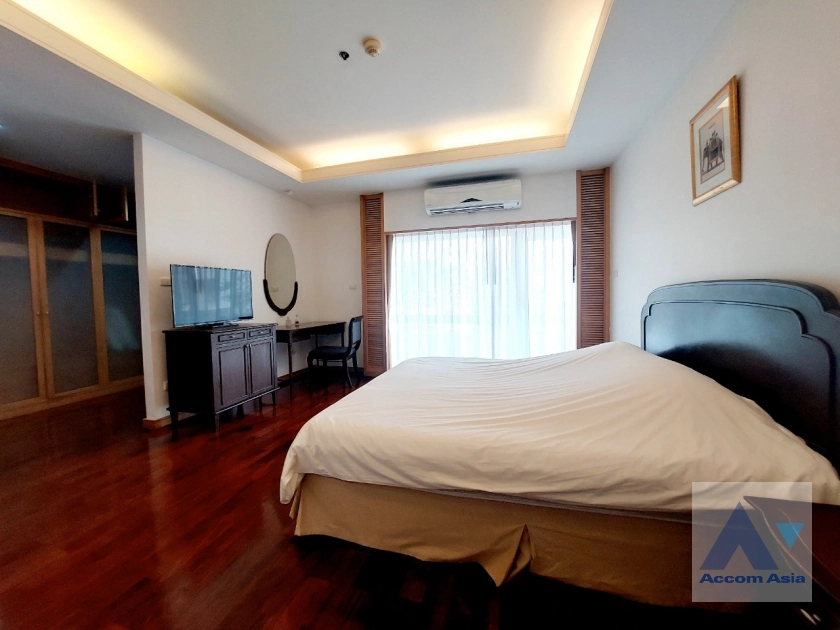 11  2 br Apartment For Rent in Sathorn ,Bangkok MRT Lumphini at Cozy and Convenient Apartment Near Garden Intl 1412111