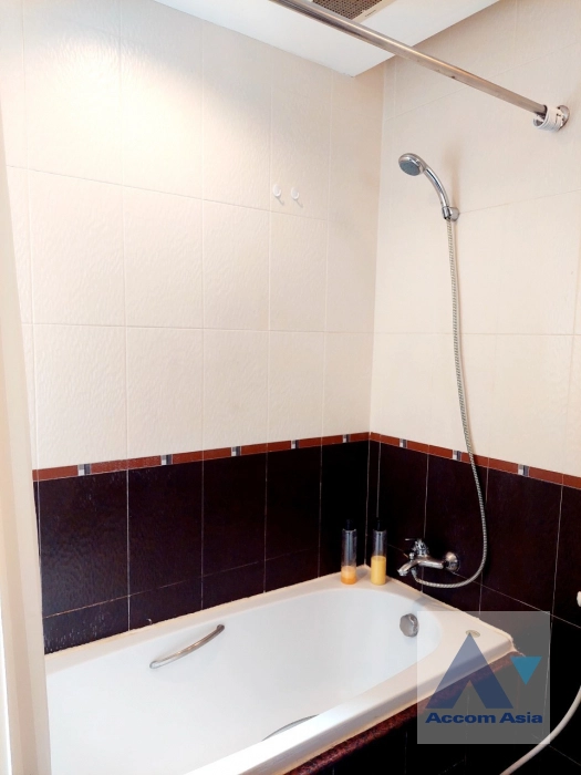 15  2 br Apartment For Rent in Sathorn ,Bangkok MRT Lumphini at Cozy and Convenient Apartment Near Garden Intl 1412111