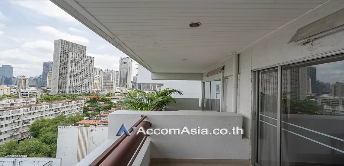 4  3 br Apartment For Rent in Sathorn ,Bangkok MRT Lumphini at Living with natural 1412112