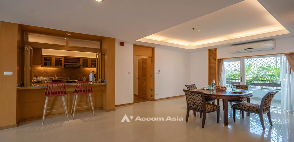 Pet friendly |  3 Bedrooms  Apartment For Rent in Sathorn, Bangkok  near MRT Lumphini (1412113)