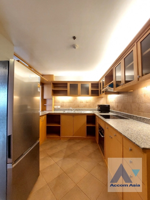 13  3 br Apartment for rent and sale in Sathorn ,Bangkok MRT Lumphini at Cozy and Convenient Apartment Near Garden Intl 1412113