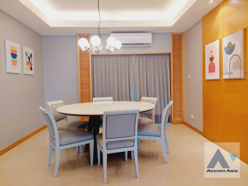 9  3 br Apartment for rent and sale in Sathorn ,Bangkok MRT Lumphini at Cozy and Convenient Apartment Near Garden Intl 1412113
