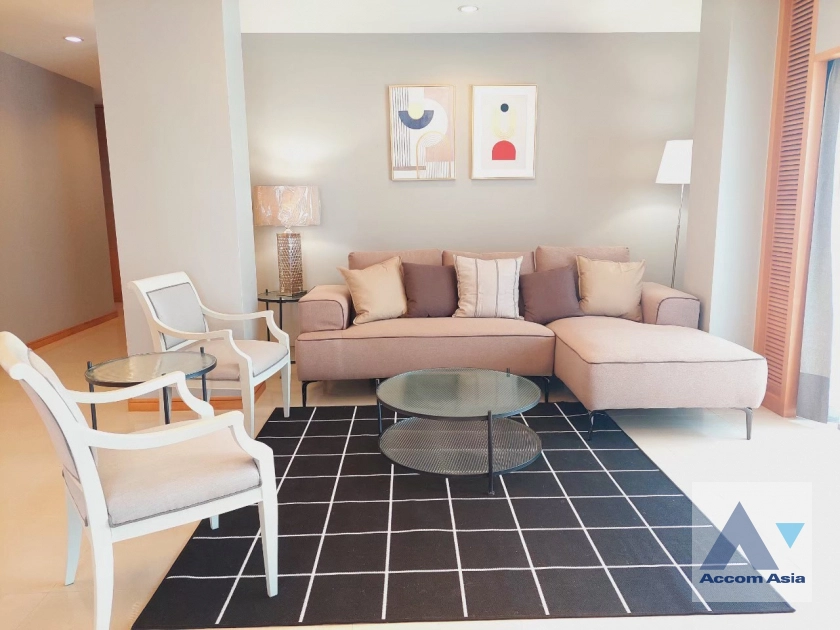 Pet friendly |  Cozy and Convenient Apartment Near Garden Intl Apartment  3 Bedroom for Sale & Rent MRT Lumphini in Sathorn Bangkok