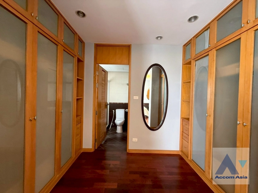 23  3 br Apartment for rent and sale in Sathorn ,Bangkok MRT Lumphini at Cozy and Convenient Apartment Near Garden Intl 1412113