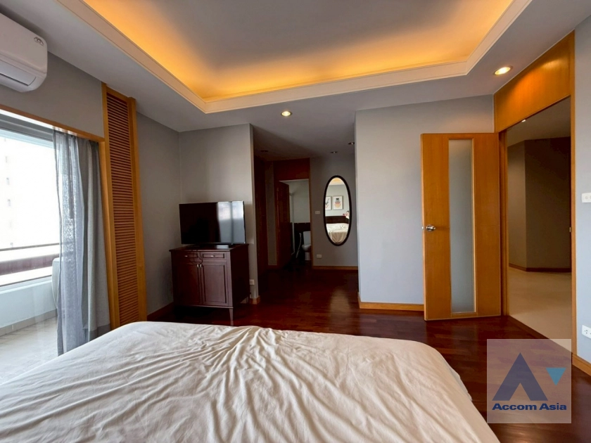 22  3 br Apartment for rent and sale in Sathorn ,Bangkok MRT Lumphini at Cozy and Convenient Apartment Near Garden Intl 1412113