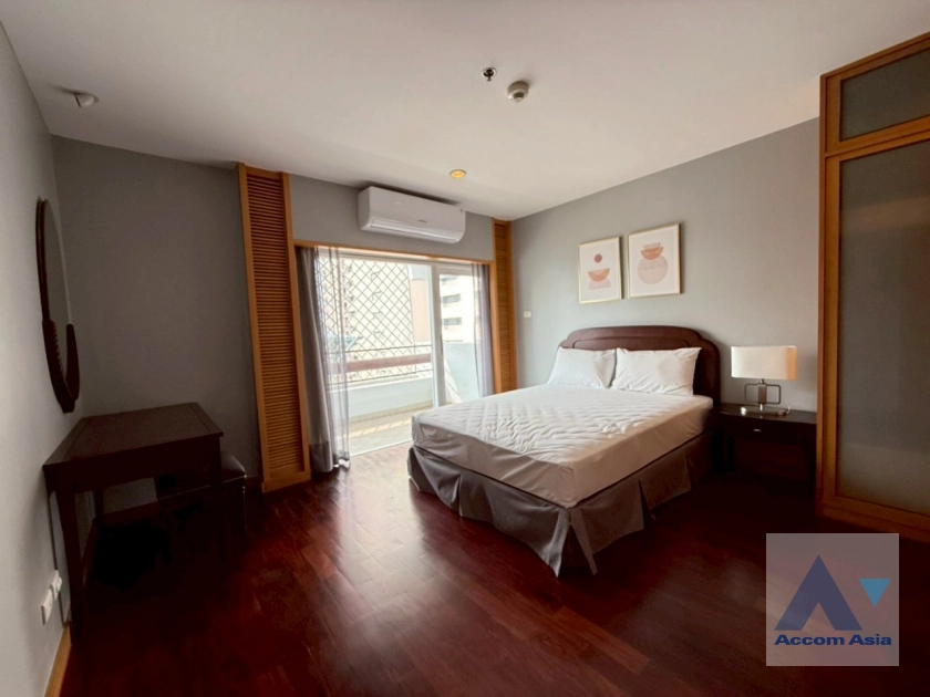19  3 br Apartment for rent and sale in Sathorn ,Bangkok MRT Lumphini at Cozy and Convenient Apartment Near Garden Intl 1412113