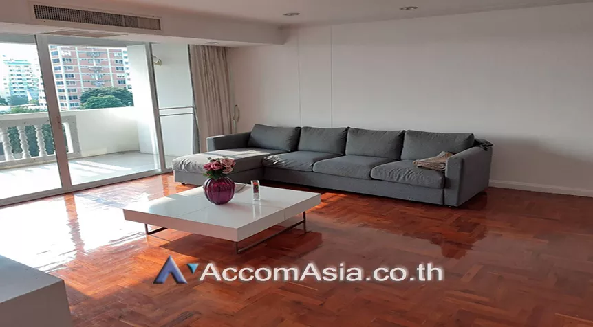  2 Bedrooms  Apartment For Rent in Sathorn, Bangkok  near BTS Chong Nonsi (1412114)