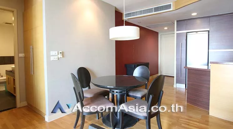 unit 1 Bedroom  Condominium For Rent & Sale in Sathorn, Bangkok  near BTS Chong Nonsi (1512136)