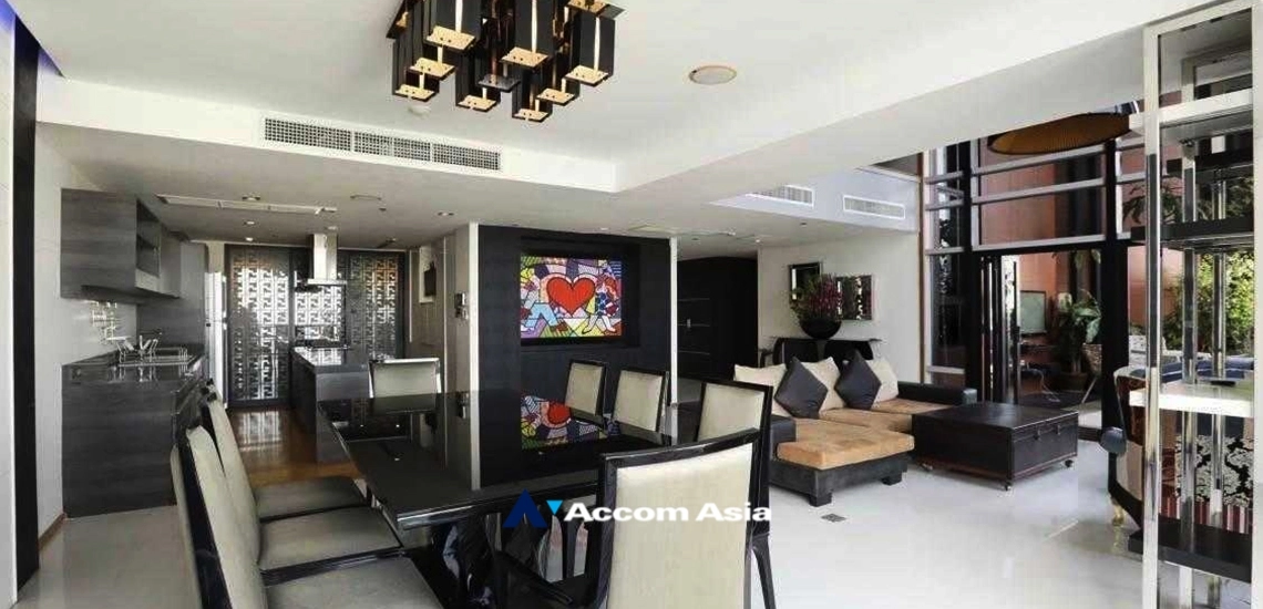 Duplex Condo, Pet friendly |  4 Bedrooms  Condominium For Rent & Sale in Ploenchit, Bangkok  near BTS Ploenchit (1512174)